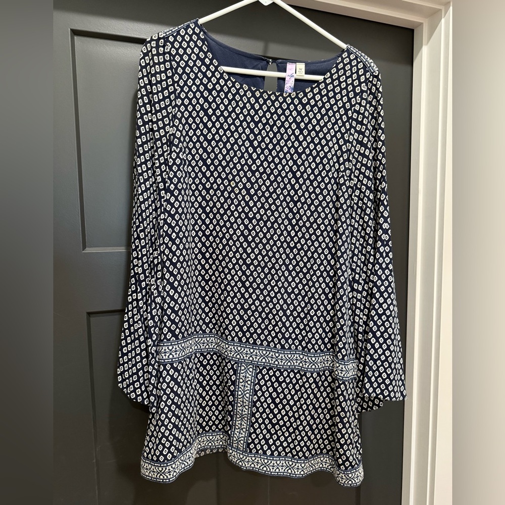 Alya Navy and White Geometric Tunic